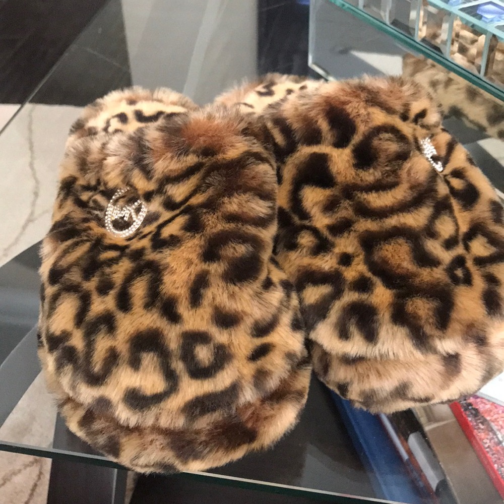 Michael Kors soft/fuzzy leopard slippers